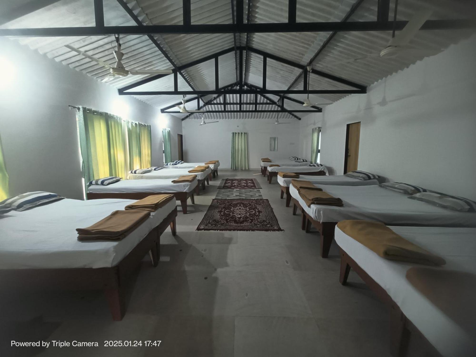 Gir County Resort Sasan Gir Bilik gambar